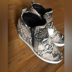 Rattlesnake Sneakers